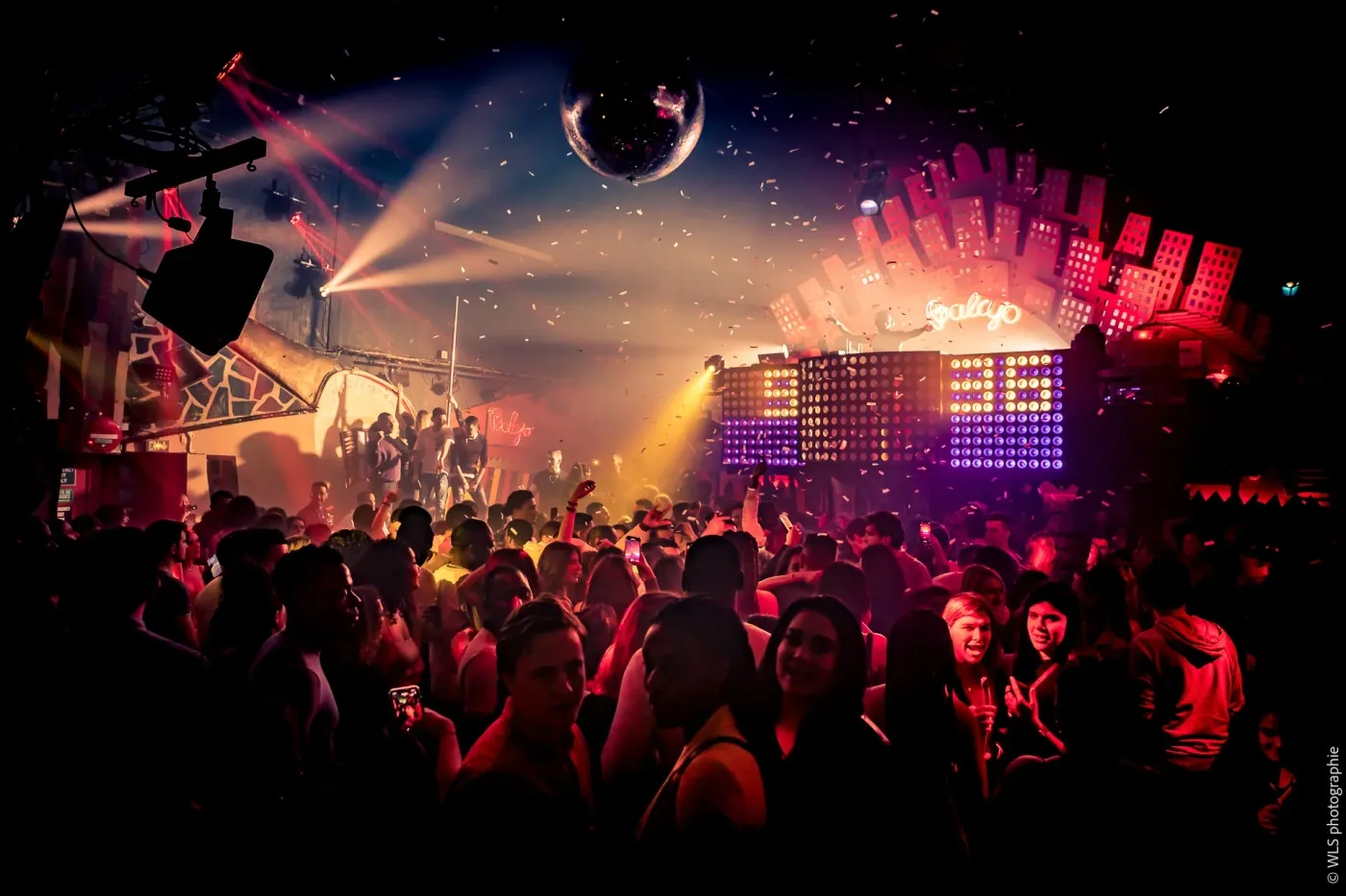 Bachata Dancing in Paris: Socials, Venues & Prices (2026)